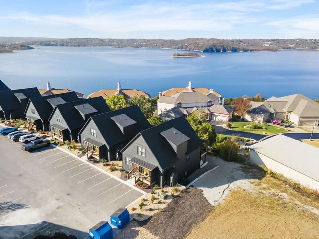 305 Rocky Shores Ridge 30, Hollister, MO 65672