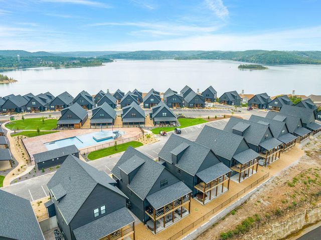 305 Rocky Shores Ridge 30, Hollister, MO 65672