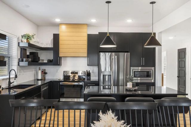 305 Rocky Shores Ridge 30, Hollister, MO 65672