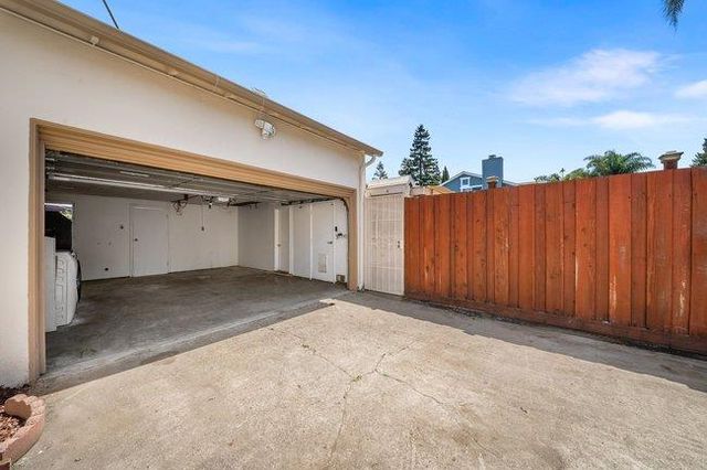 25050 Cypress Avenue, Hayward, CA 94544