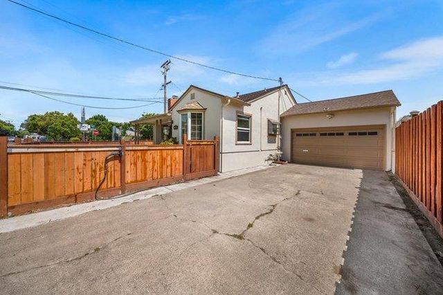 25050 Cypress Avenue, Hayward, CA 94544