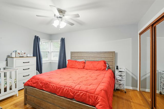 941 W 54th Place, Merrillville, IN 46410