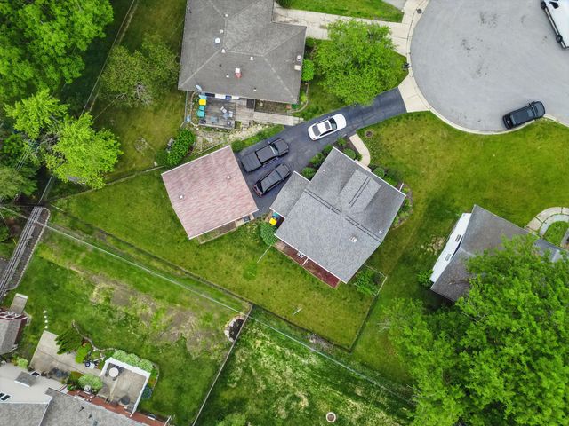 941 W 54th Place, Merrillville, IN 46410