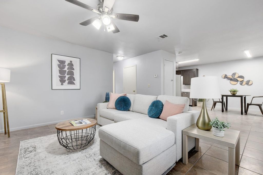 6209 Langham ST, Austin, TX 78741