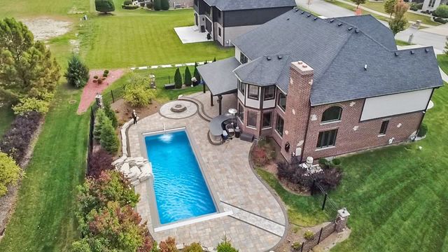 8884 Port Washington Drive, Frankfort, IL 60423