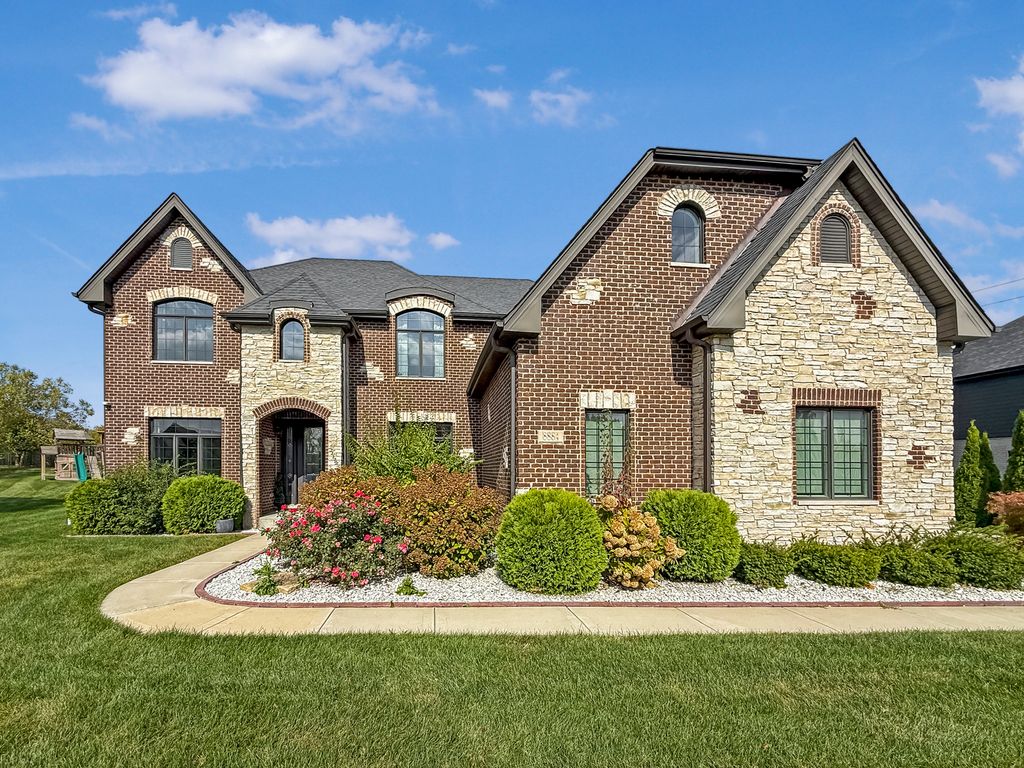 8884 Port Washington Drive, Frankfort, IL 60423