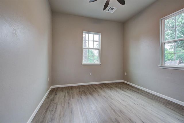 1017 E Cavanaugh Street, El Reno, OK 73036