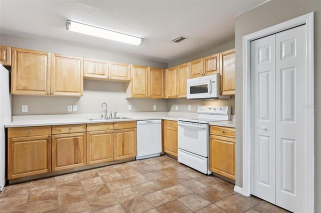 180 E MINNEHAHA AVENUE, Clermont, FL 34711