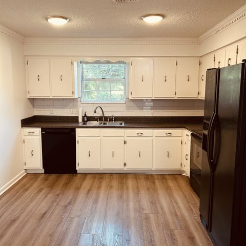 5600 Country Dr Apt 160, Nashville, TN 37211