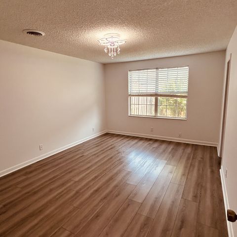 5600 Country Dr Apt 160, Nashville, TN 37211