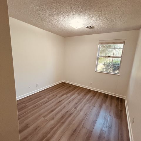 5600 Country Dr Apt 160, Nashville, TN 37211
