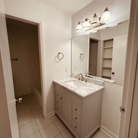 5600 Country Dr Apt 160, Nashville, TN 37211
