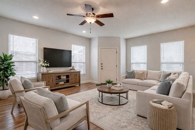 4912 Ridglea Hills Court, Fort Worth, TX 76116