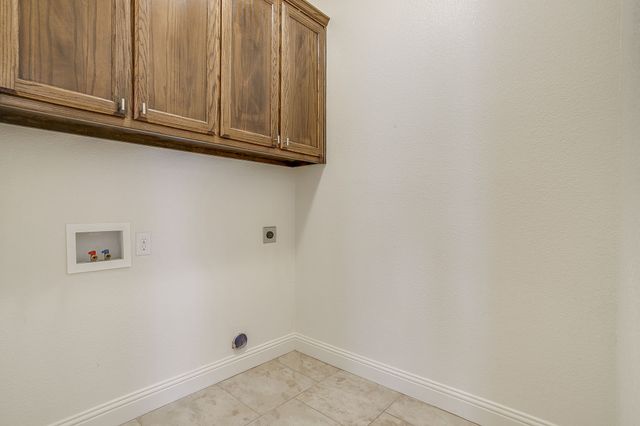 4912 Ridglea Hills Court, Fort Worth, TX 76116