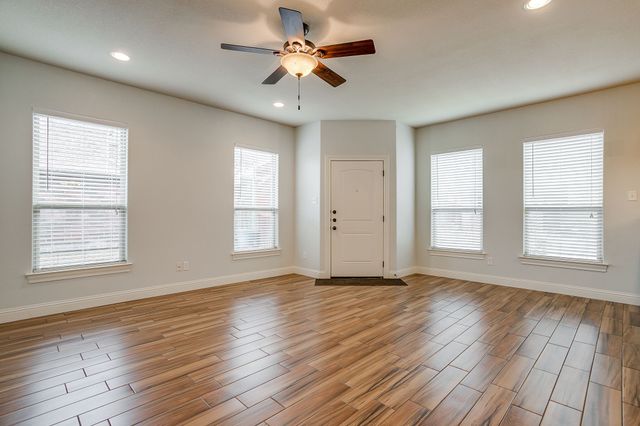 4912 Ridglea Hills Court, Fort Worth, TX 76116