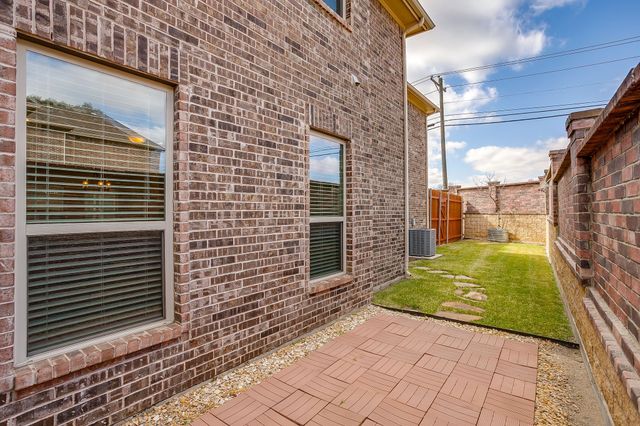 4912 Ridglea Hills Court, Fort Worth, TX 76116