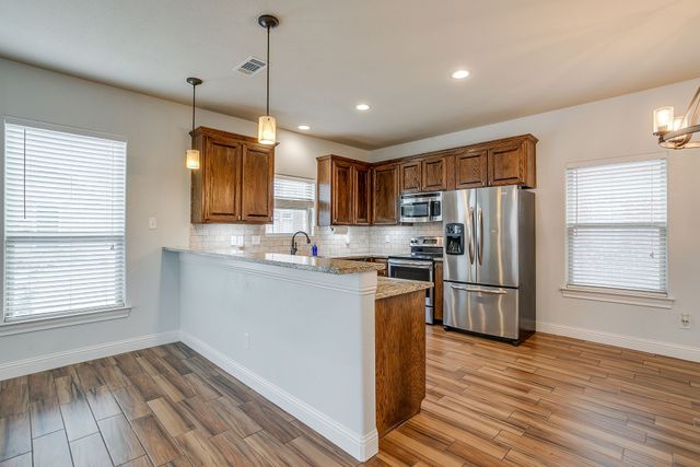 4912 Ridglea Hills Court, Fort Worth, TX 76116