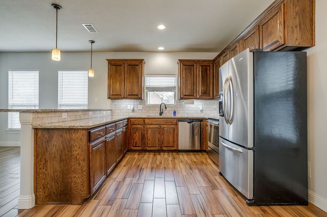 4912 Ridglea Hills Court, Fort Worth, TX 76116