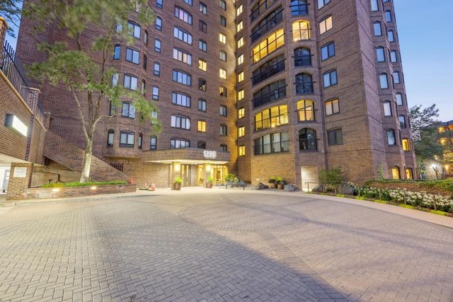1235 Yale Place 1701, Minneapolis, MN 55403