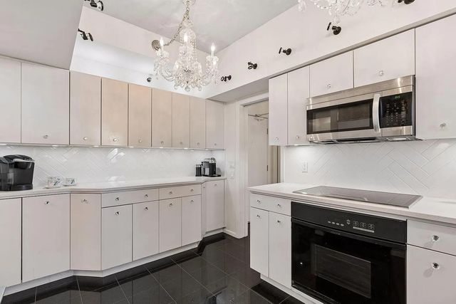1235 Yale Place 1701, Minneapolis, MN 55403