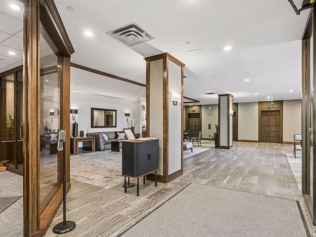 1235 Yale Place 1701, Minneapolis, MN 55403