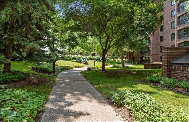 1235 Yale Place 1701, Minneapolis, MN 55403