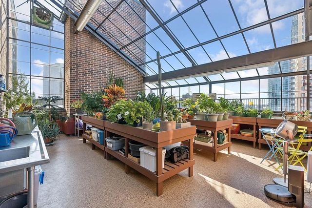 1235 Yale Place 1701, Minneapolis, MN 55403
