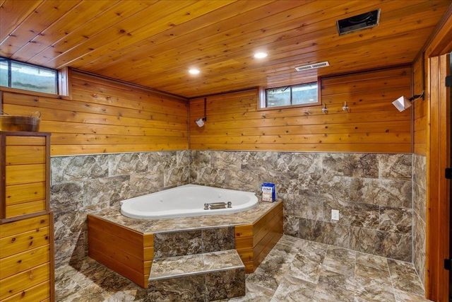 187 Sterling Drive, Oregon, WI 53575