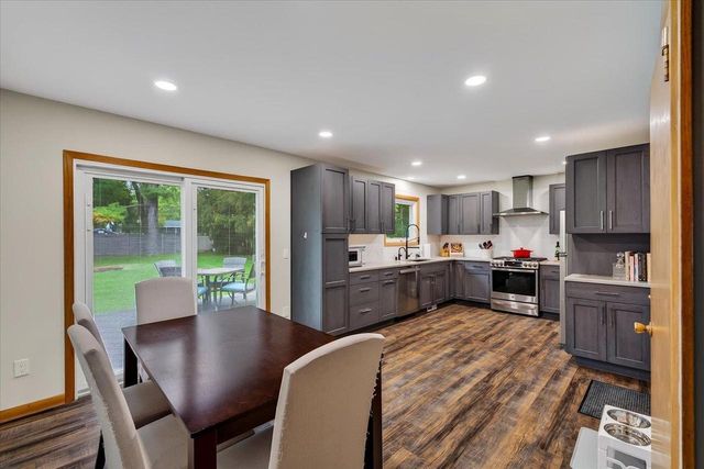 187 Sterling Drive, Oregon, WI 53575
