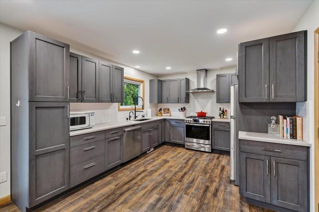 187 Sterling Drive, Oregon, WI 53575