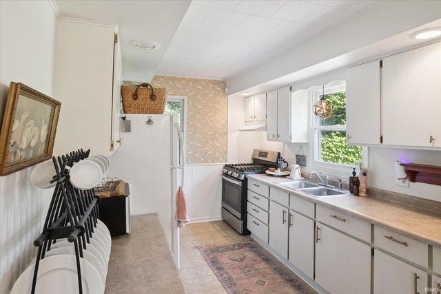 2003 E Washington Street, South Bend, IN 46617