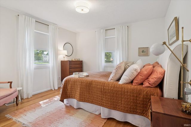 2003 E Washington Street, South Bend, IN 46617