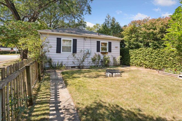 2003 E Washington Street, South Bend, IN 46617