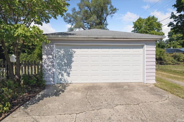 2003 E Washington Street, South Bend, IN 46617