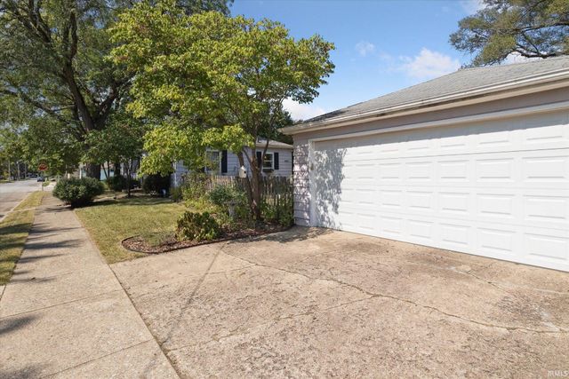 2003 E Washington Street, South Bend, IN 46617