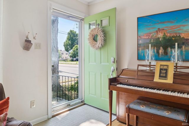 2003 E Washington Street, South Bend, IN 46617