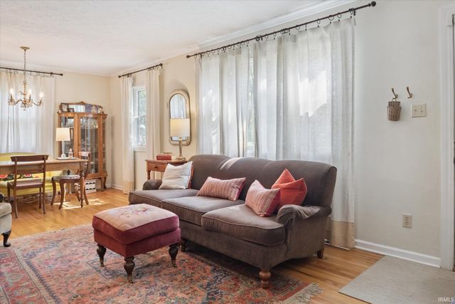 2003 E Washington Street, South Bend, IN 46617