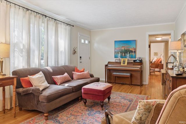 2003 E Washington Street, South Bend, IN 46617