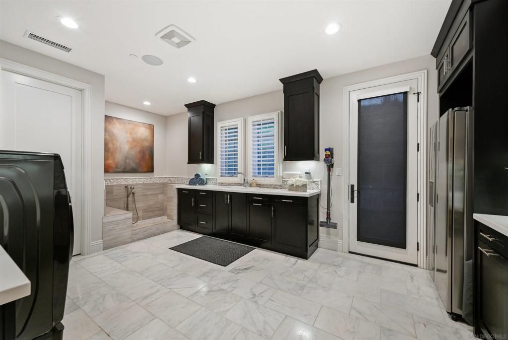 Image 31 of property listing at 14849 Chesfield Ct, San Diego, CA 92127