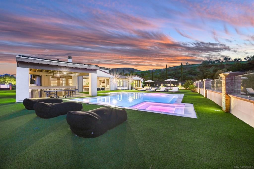 Image 36 of property listing at 14849 Chesfield Ct, San Diego, CA 92127