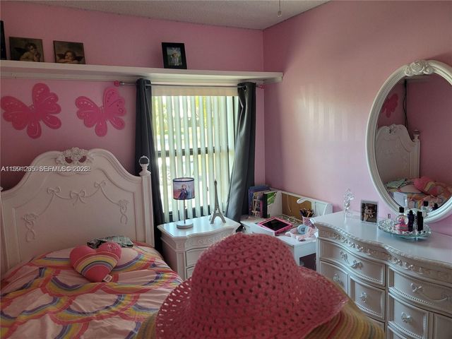 4919 SW 139th Ct, Miami, FL 33175