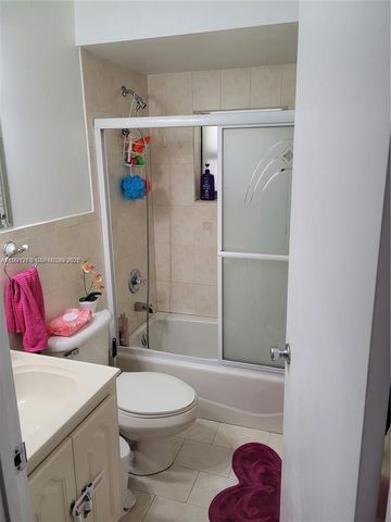 4919 SW 139th Ct, Miami, FL 33175