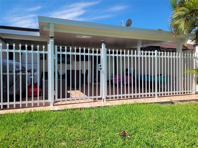 4919 SW 139th Ct, Miami, FL 33175