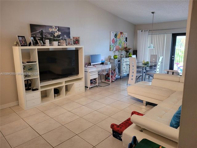 4919 SW 139th Ct, Miami, FL 33175