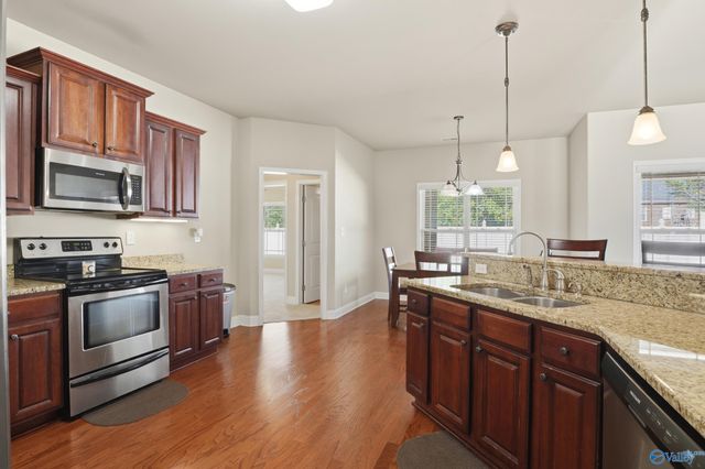 622 Summer Cove Circle NW, Madison, AL 35757