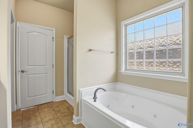 622 Summer Cove Circle NW, Madison, AL 35757