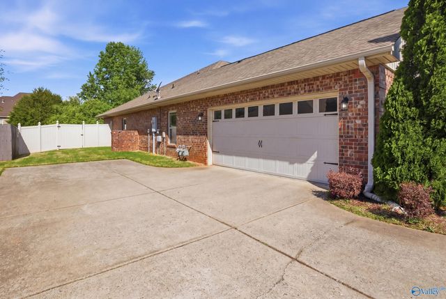 622 Summer Cove Circle NW, Madison, AL 35757