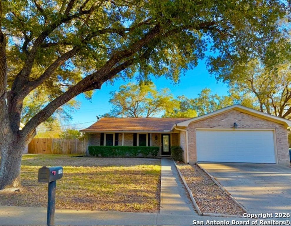 1104 Newhall, Beeville, TX 78102