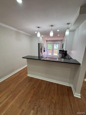 7541 Delmar Boulevard, University City, MO 63130
