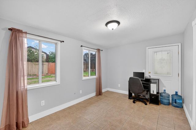 810 River Raft Ct, Modesto, CA 95351